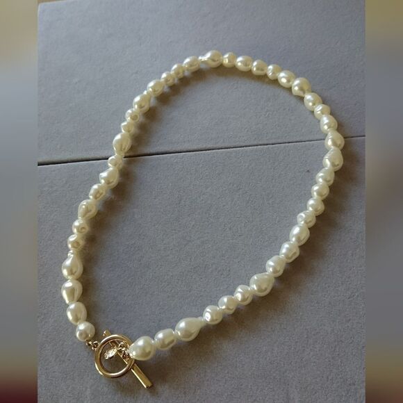 J. Crew freshwater pearl and gold tone lock necklace - Picture 4 of 9